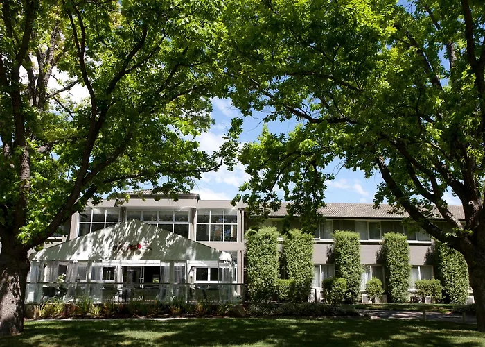 Forrest Hotel & Apartments Canberra